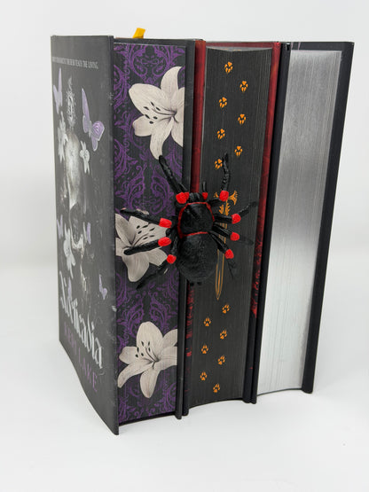 Spider Spine Hugger | Bookshelf Decor